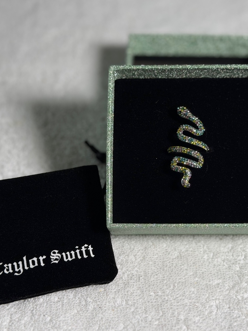 Taylor Swift Reputation Snake Pin - Sz 7